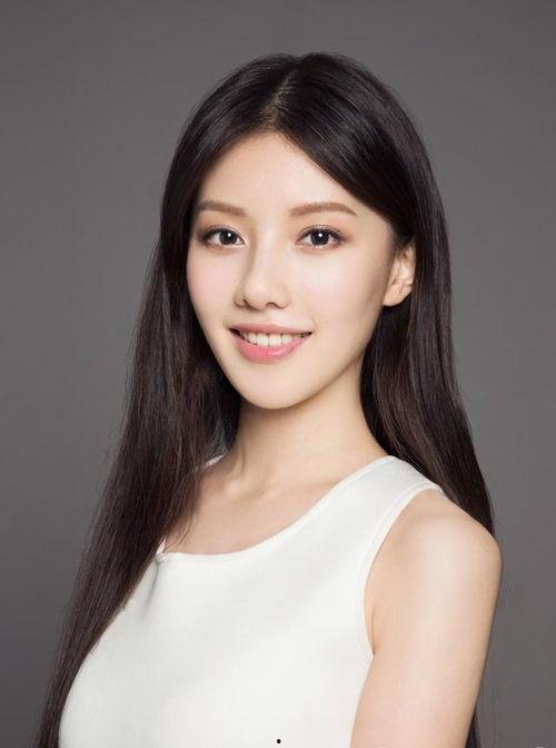 女演员张鸿个人资料,光影交织下的璀璨星途