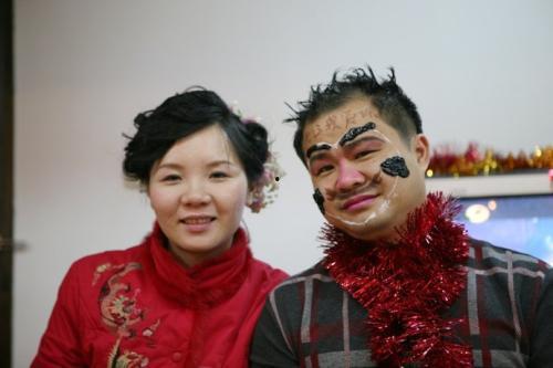 闹新房的节目搞笑,笑料百出，欢乐无限